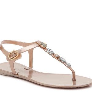 Guess “Addison” sandals